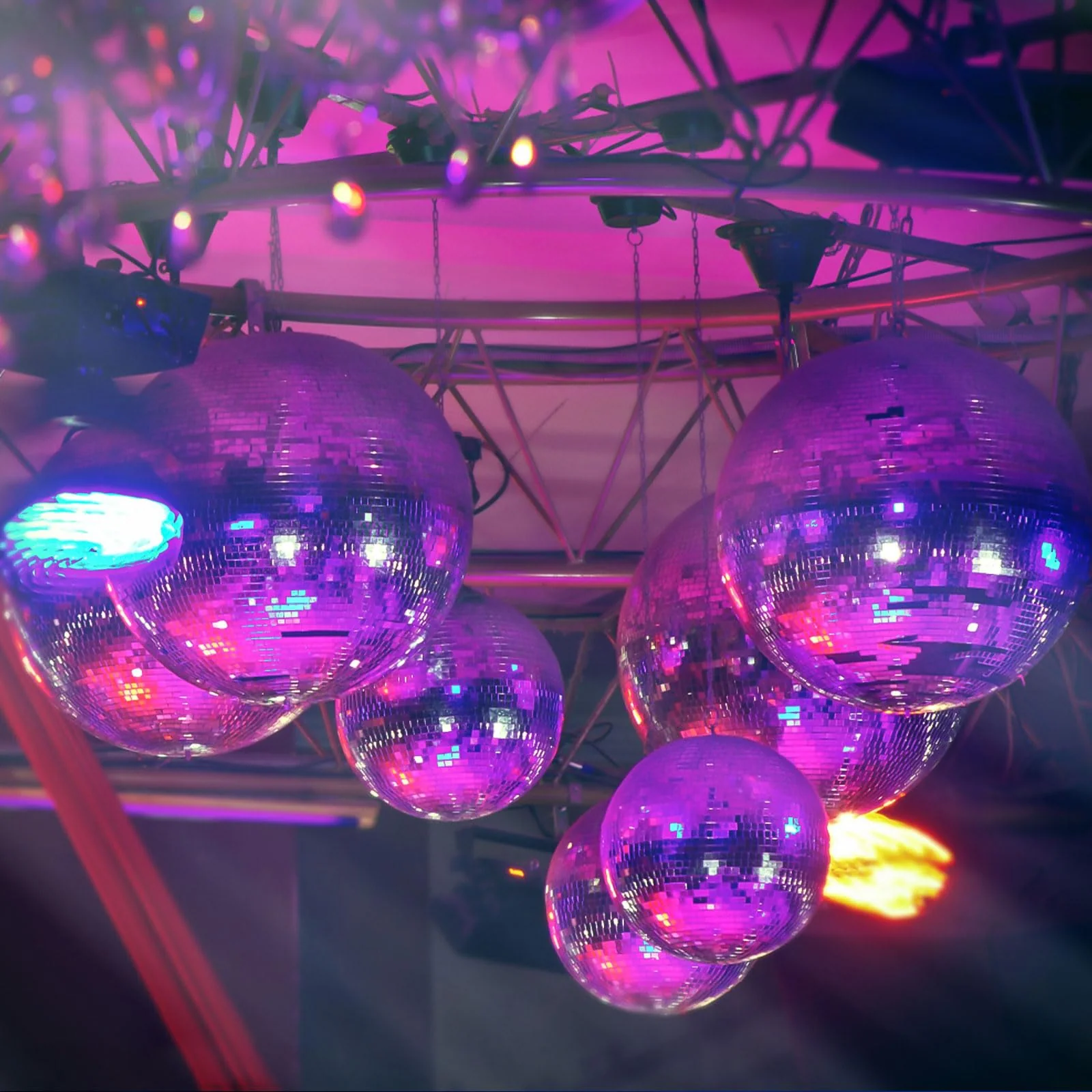 1.5 RPM Speed Disco Ball Motor Heavy Duty Mirror Ball Electric Slow Motor Rotator Supports 4'' - 16'' Mirror Balls for Dj,Family party,Bands,Christm,Party 1.5 RPM Motor - Image 6