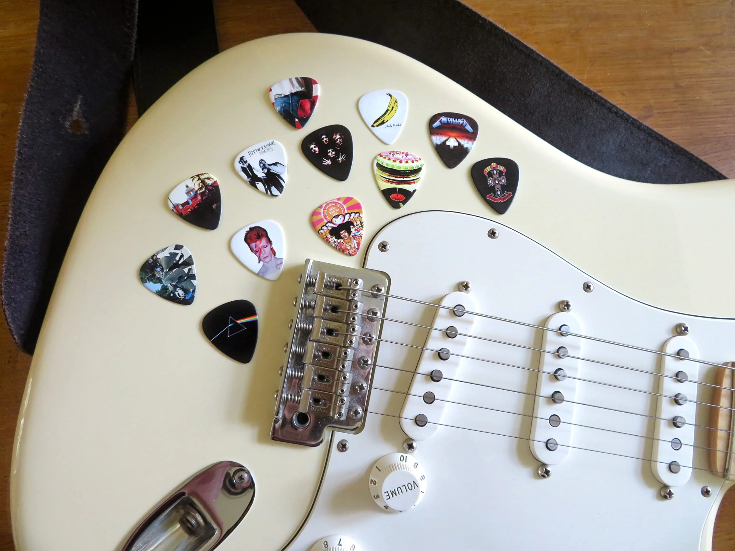 12 x Classic Albums Guitar Pick Set. Guitar Plectrums For Every Guitarist. Double Sided Printing. Picks Sized 0.46, 0.71, 0.81, 0.88, 0.96 And 1.2 mm Included (Set 1) - Image 3