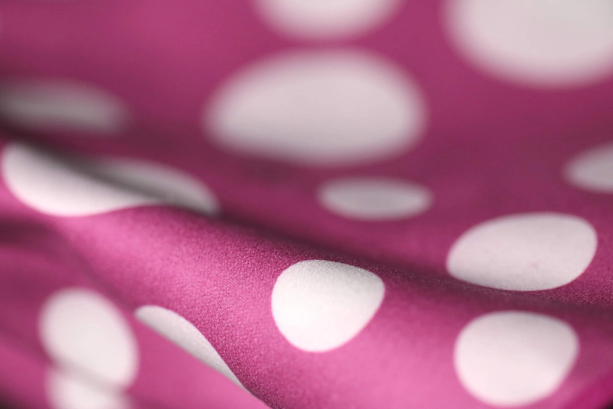 Beaumont Pink Polka Dot Musical Polishing & Cleaning Patterned Instruments Trumpet Clarinet Sax Flute Recycled Microfibre Cleaning Cloth Brass Silver 40 x 30 cm (BFC4030-PP) - Image 4