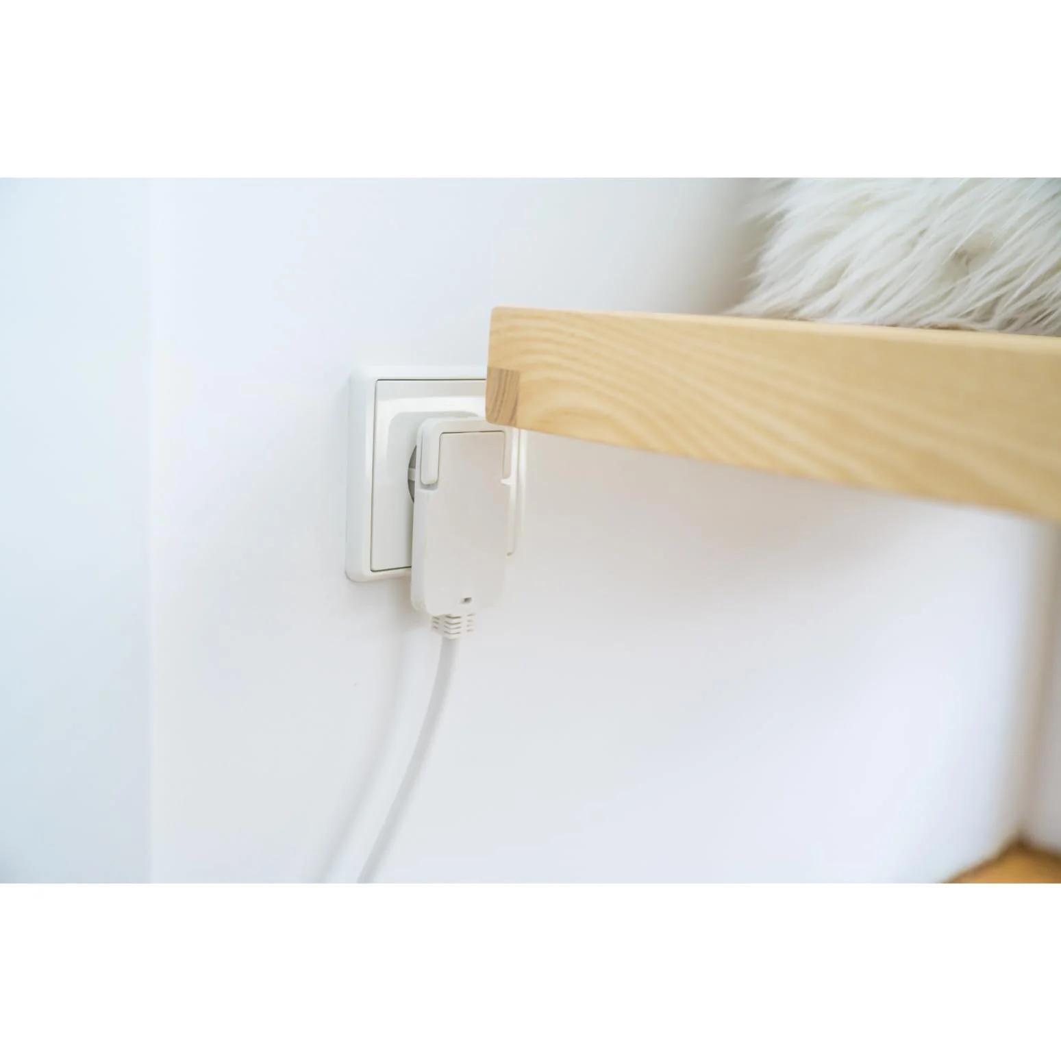 Brennenstuhl Quality Plastic Extension Cable with Flat Connector (Extension Cable, Flat, for Indoors, with 3 m Cable), White 3m Single - Image 3