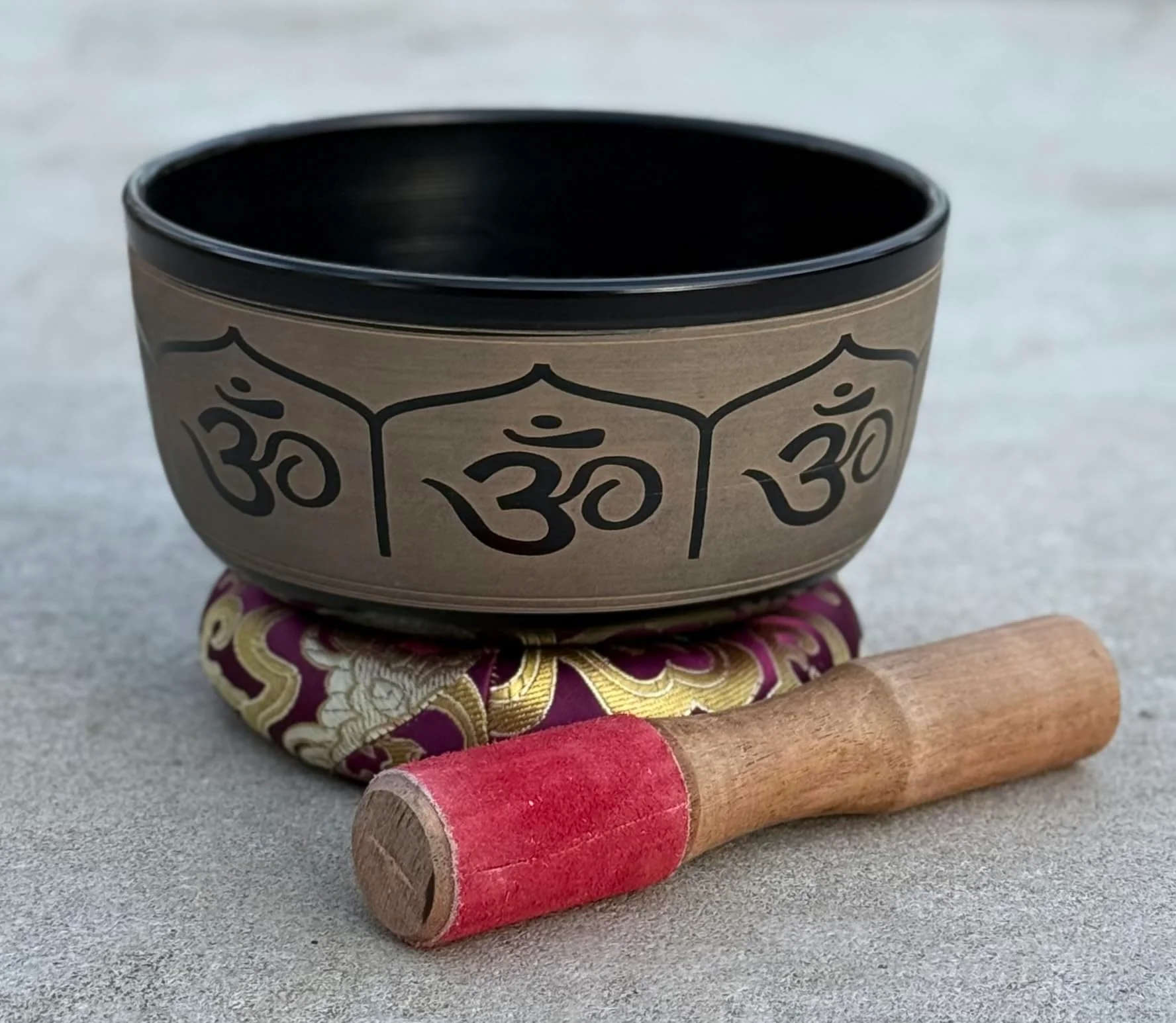 DharmaObjects® Yoga Meditation 6 Inches Ganesh/OM Peace Singing Bowl/Cushion/Rosewood Mallet Gift Set OM - Image 3