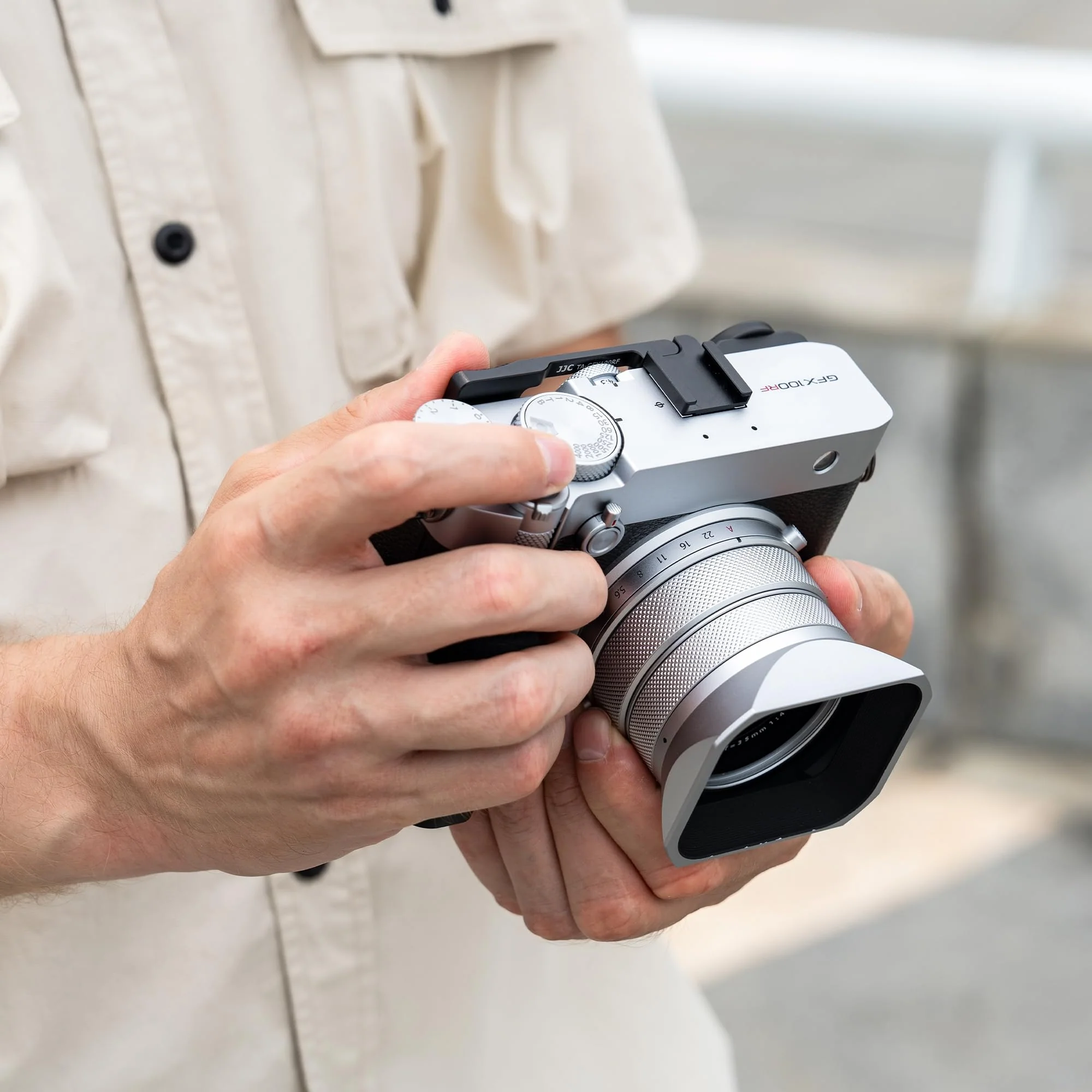 GFX100RF Thumb Grip, Metal 90° Foldable Thumb Up Grip for Fujifilm Fuji GFX100RF GFX 100RF Camera with Built-in Cold Shoe Mount, Hot Shoe Thumb Rest Support Holder Not Affect the Use of Dial -Silver - Image 7