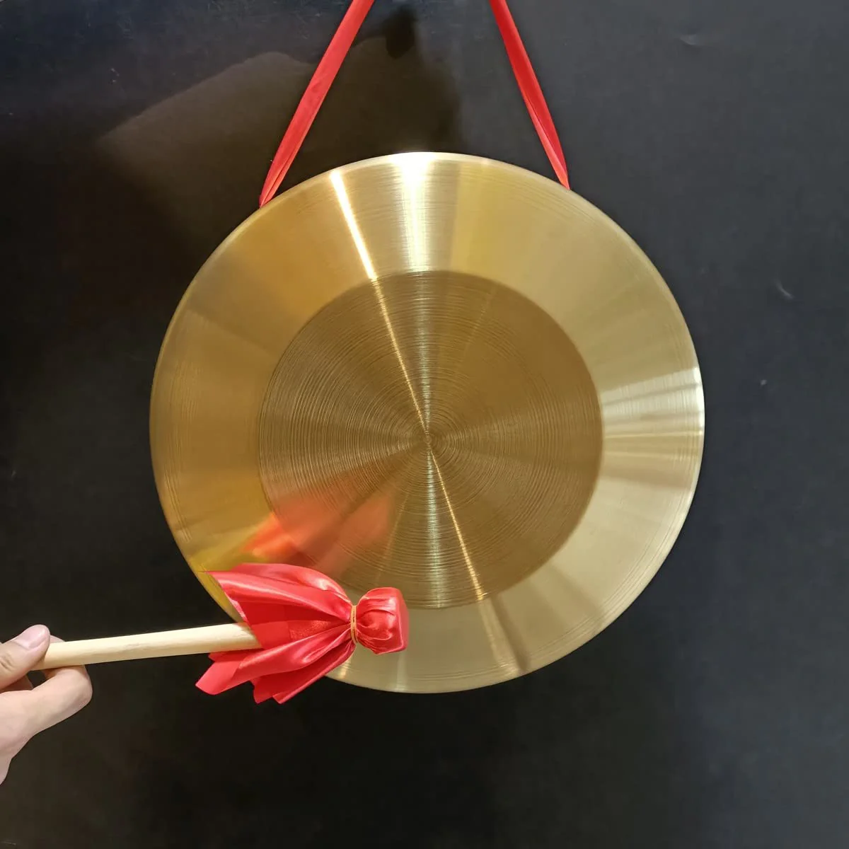 Gong Instrument with 12.6inch(32cm),Chinese Traditional Percussion Instrument Brass Gong with Wooden Mallet and Red Ribbon for Home Office Celebration Gold-12.6inch