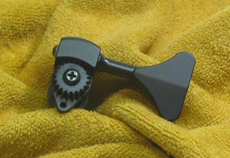 Hipshot HB6Y Ultralite Y Key 3/8" Bass Tuning Machine (Black Finish)