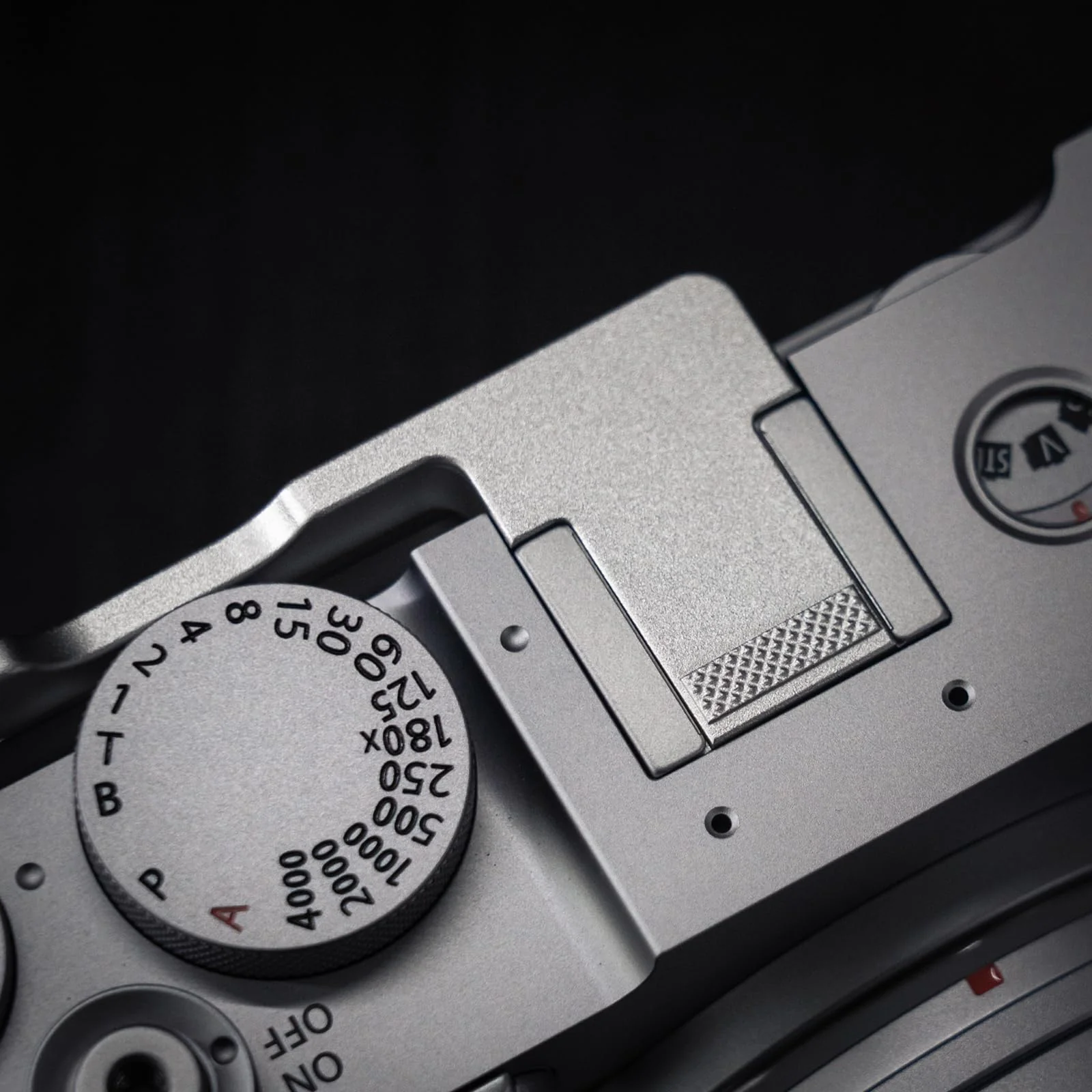 Iborrys Thumb Up Grip ， Compatible with Fujifilm Fuji X-E5 XE5 Camera, Hot Shoe Thumb Rest Support Grip ，Original all-aluminum retro diamond engraving technology | Improves shooting stability (Silver) Silver - Image 8
