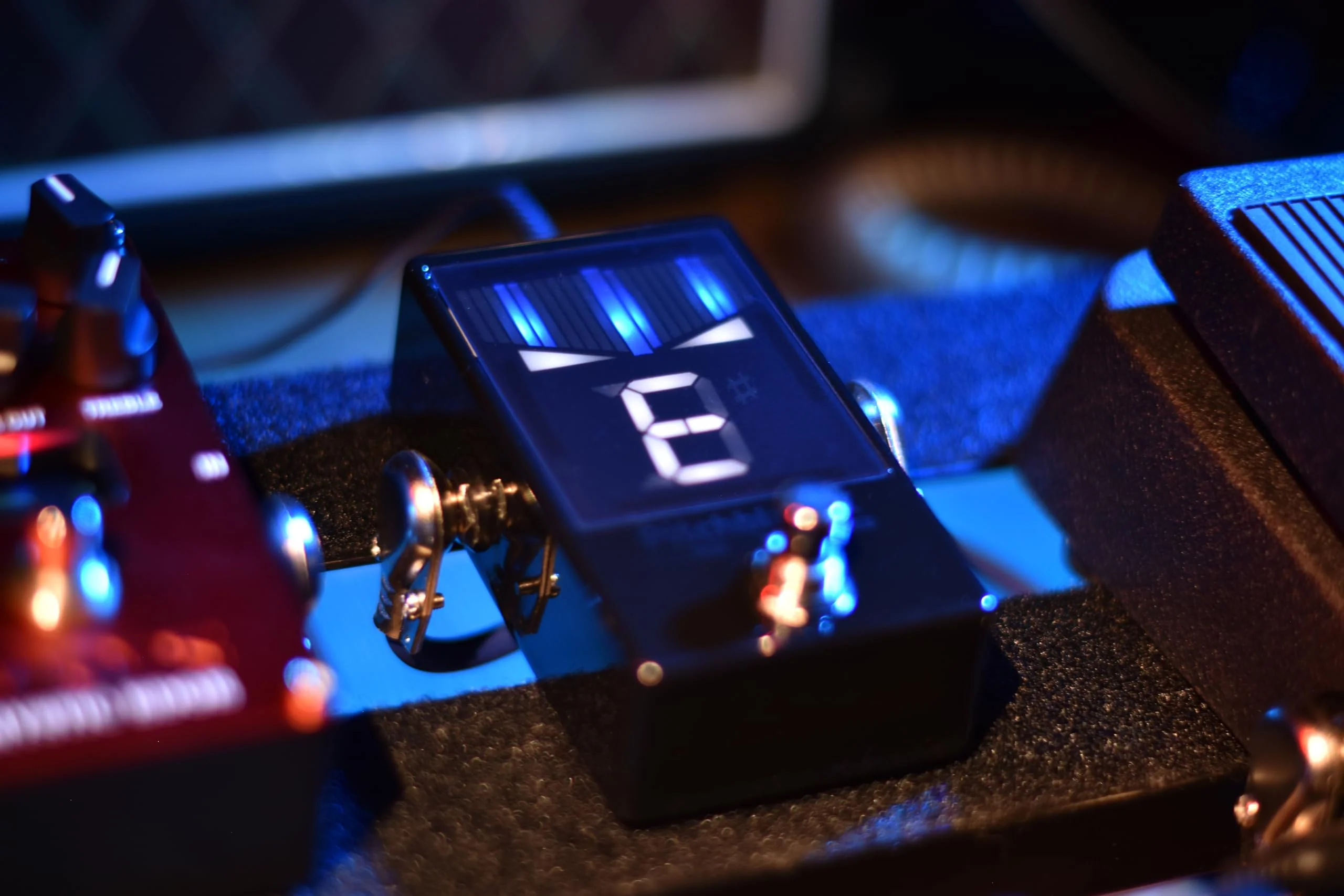 Korg Pitchblack X Chromatic Guitar Pedal Tuner w/ Four Display Modes and High Visibility Display (PBX) PBX - Image 7