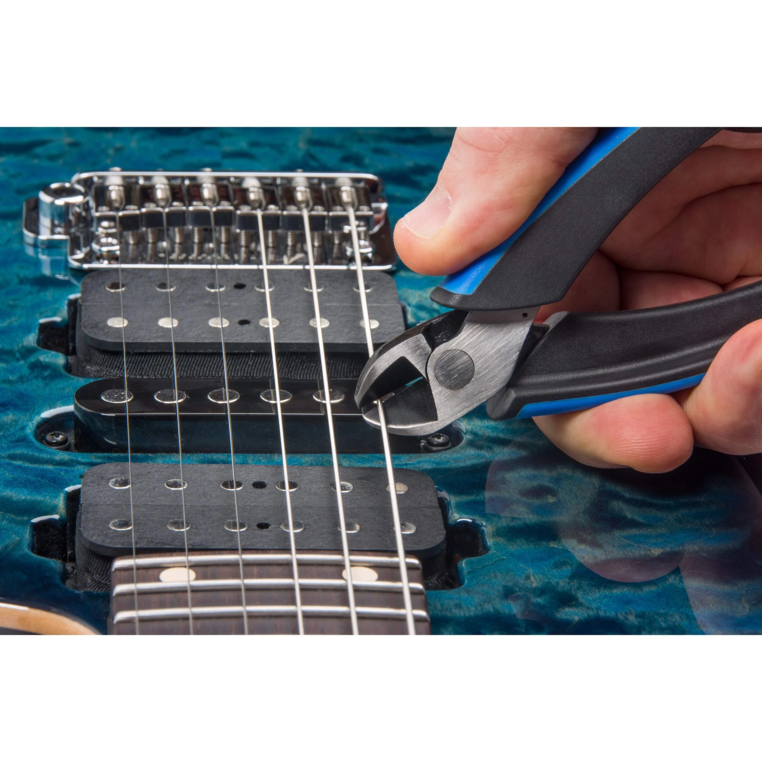 MusicNomad GRIP Winder/Cutter/Puller/10mm Wrench All in One Premium String Changing Kit for all Guitars & Basses (MN295) - Image 7
