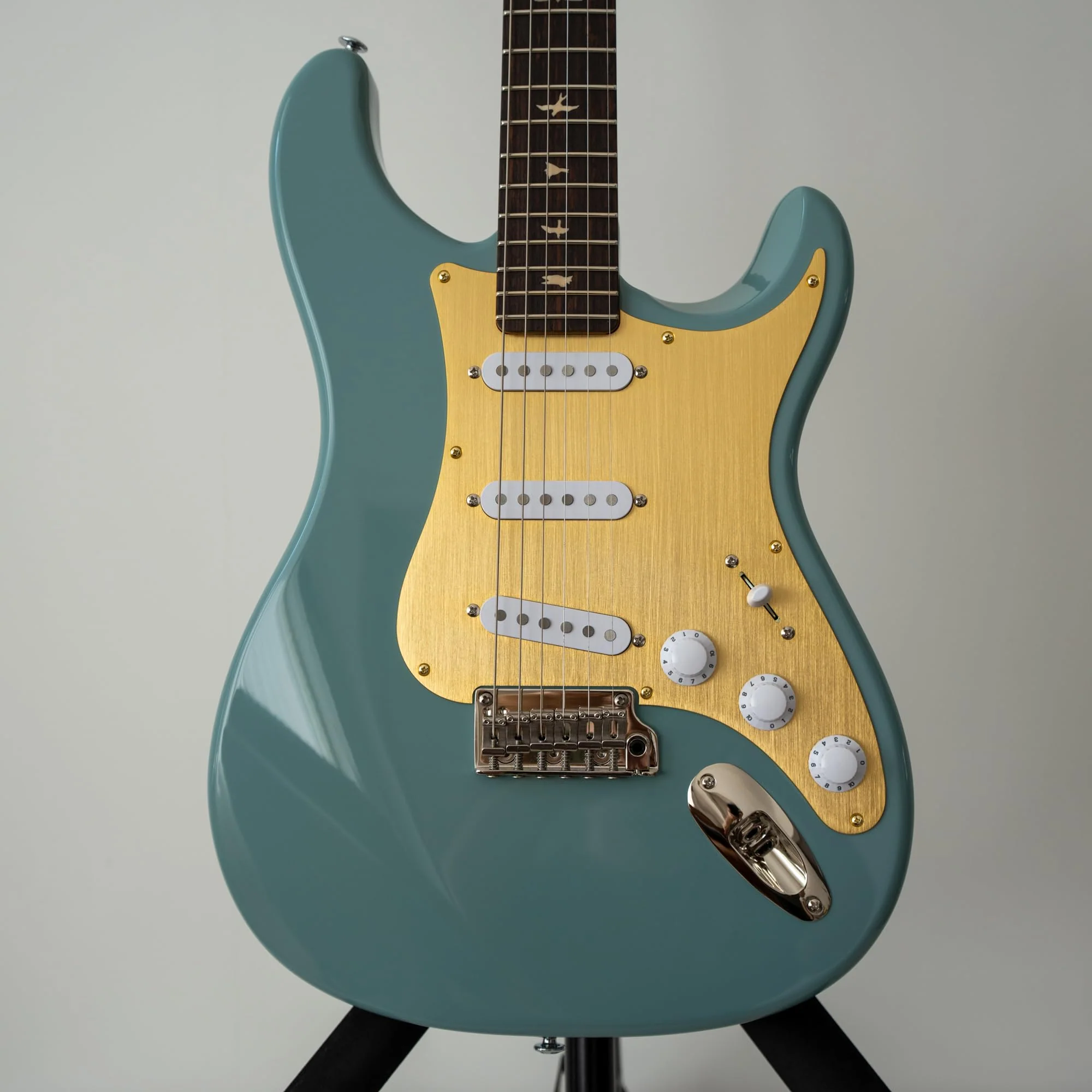 Pickguard for PRS SE Silver Sky Electric Guitars, Gold Anodized, 1 Unit - Image 2