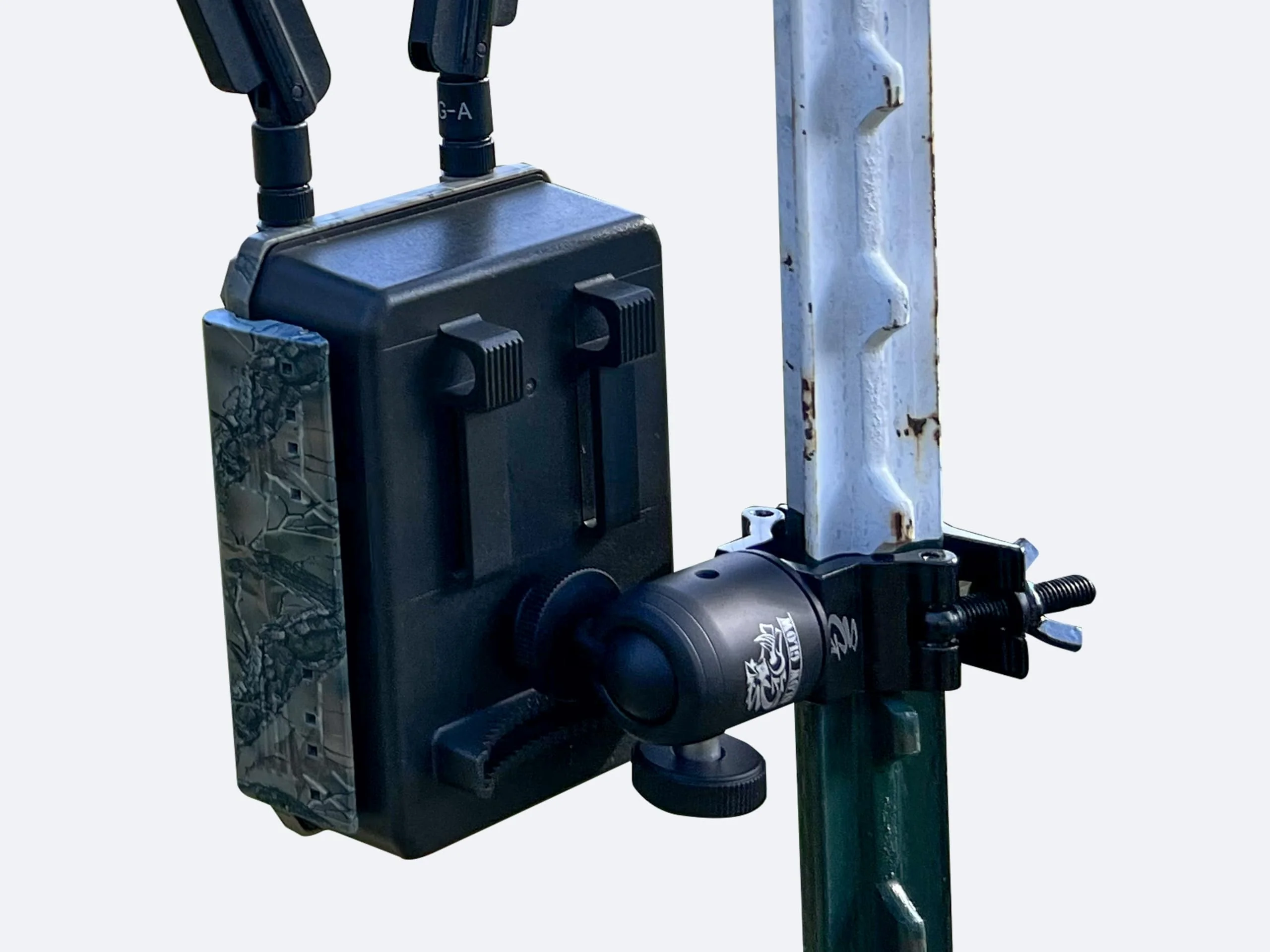 Slow Glow Maverick T-Post Camera Mount for Trail Cameras and Solar Panels 360° Adjustable Ball Head for the Perfect Angle