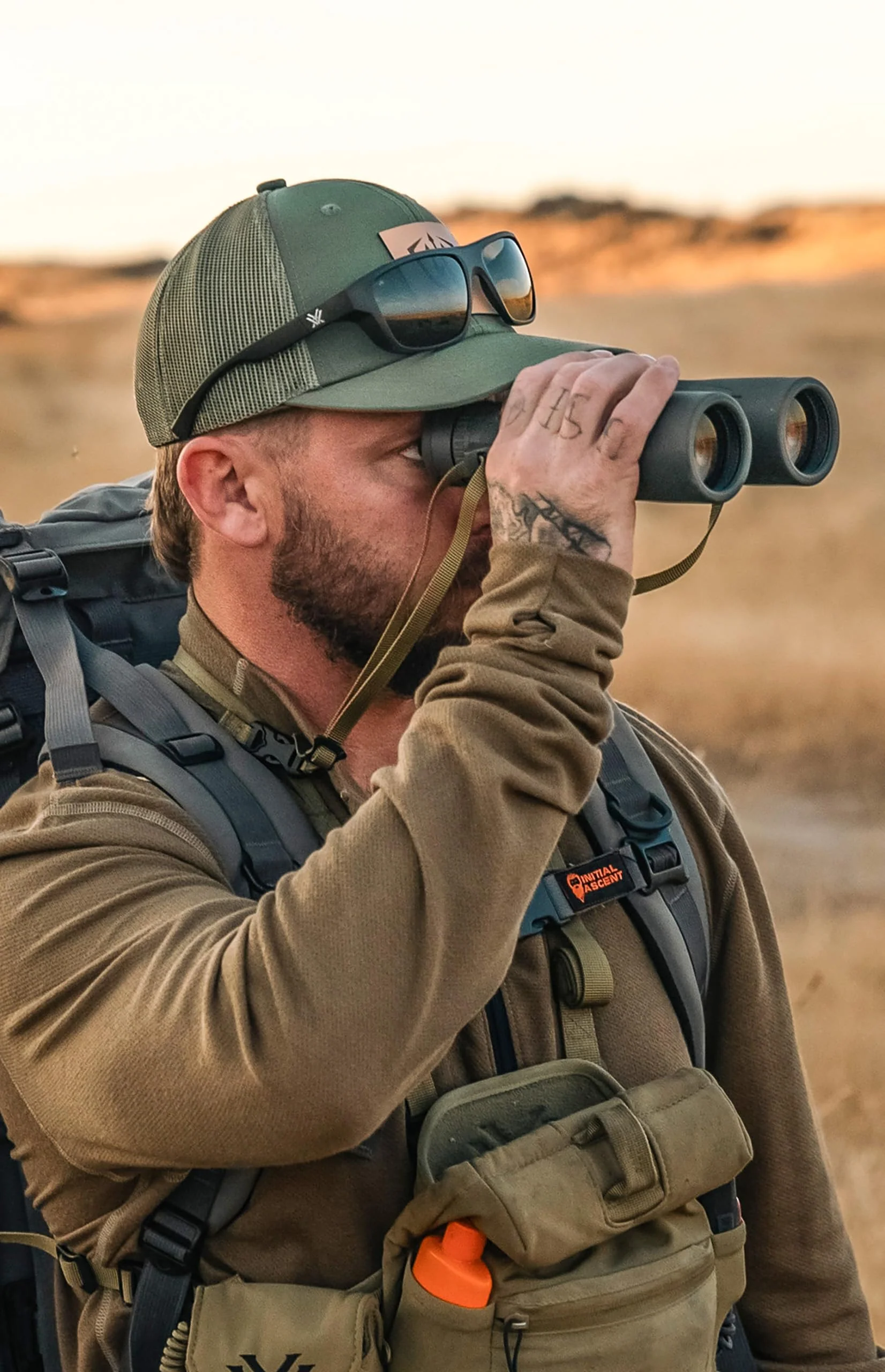 Vortex Optics GlassPak Pro Binocular Comfort Neck Strap - Image 4
