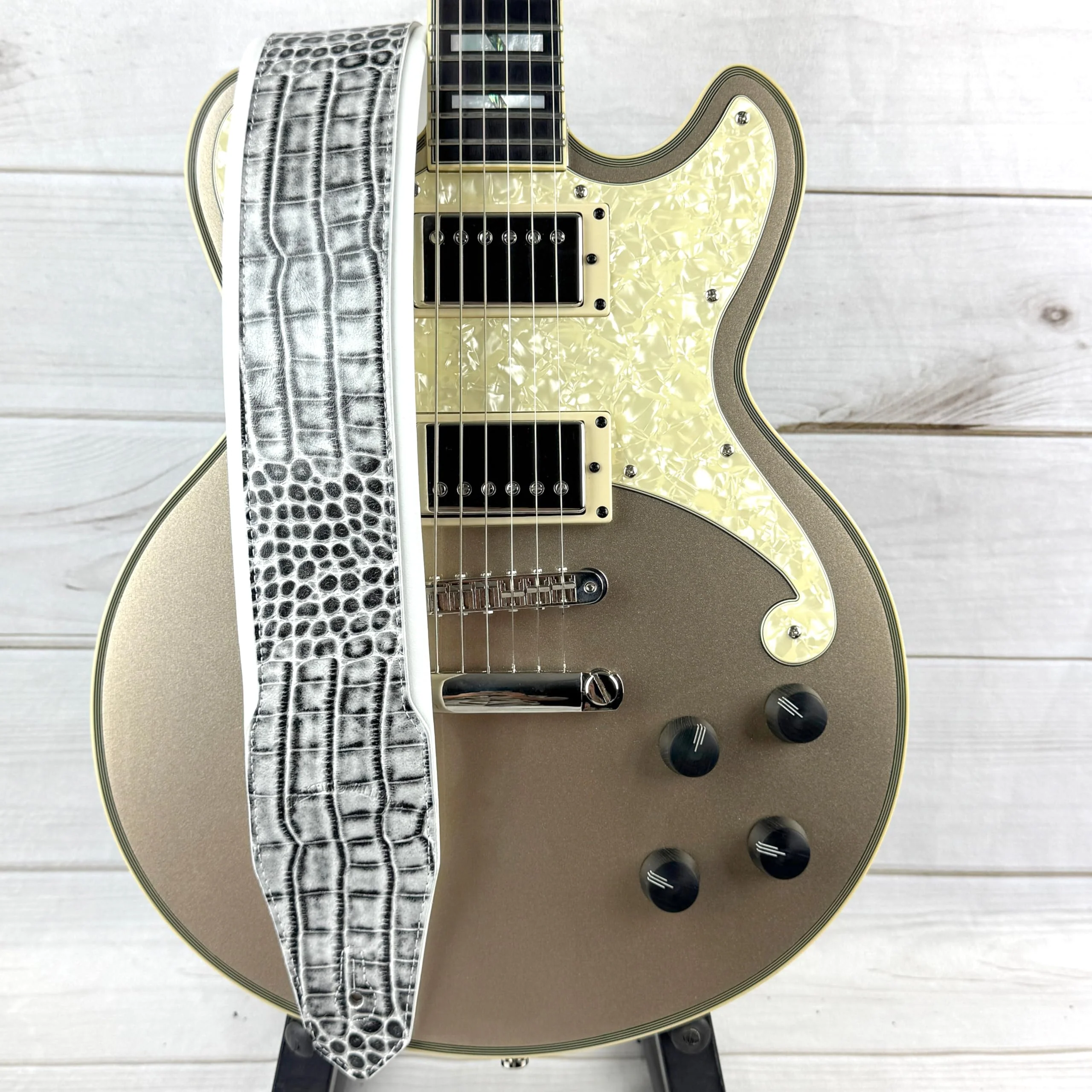 Walker & Williams F-23 Black Water Alligator Strap 3" Wide With Arctic White Padded Glove Leather Back For Acoustic, Electric, And Bass Guitars - Image 3